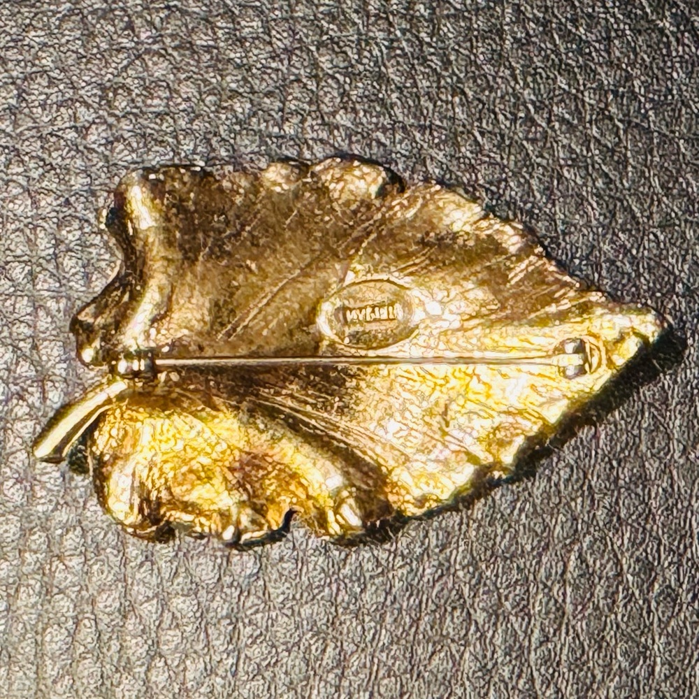 Vintage Napier Leaf Pin Brooch - Picture 5 of 5